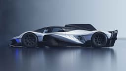 Red Bull раскрыла дизайн своего первого гиперкара RB17 с атмосферным V10 и электромотором перед стартом продаж 2026 года
